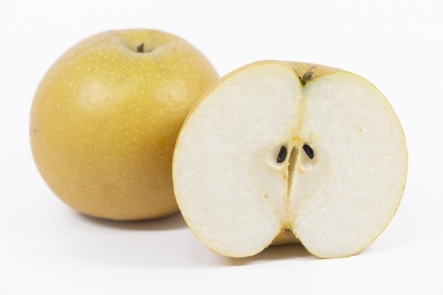 梨の栄養AtoZ！毎日食べても大丈夫？ほかの果物との比較や健康・美容に期待できる効能を解説します