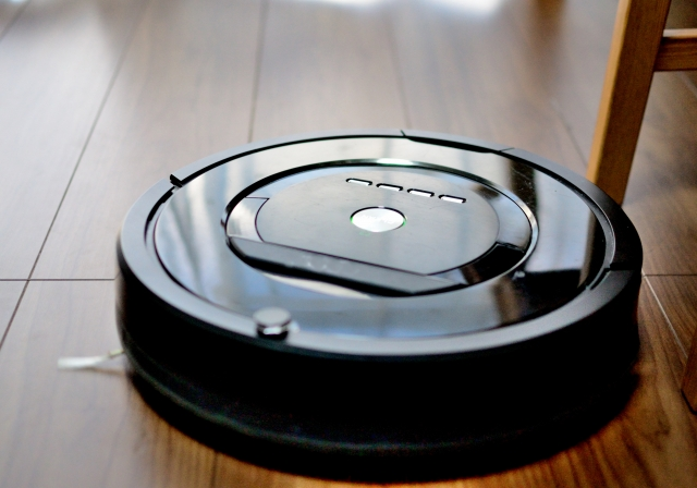 冬のボーナスで買いたい便利家電を専門家が解説！ロボット掃除機や電気鍋などの選び方も