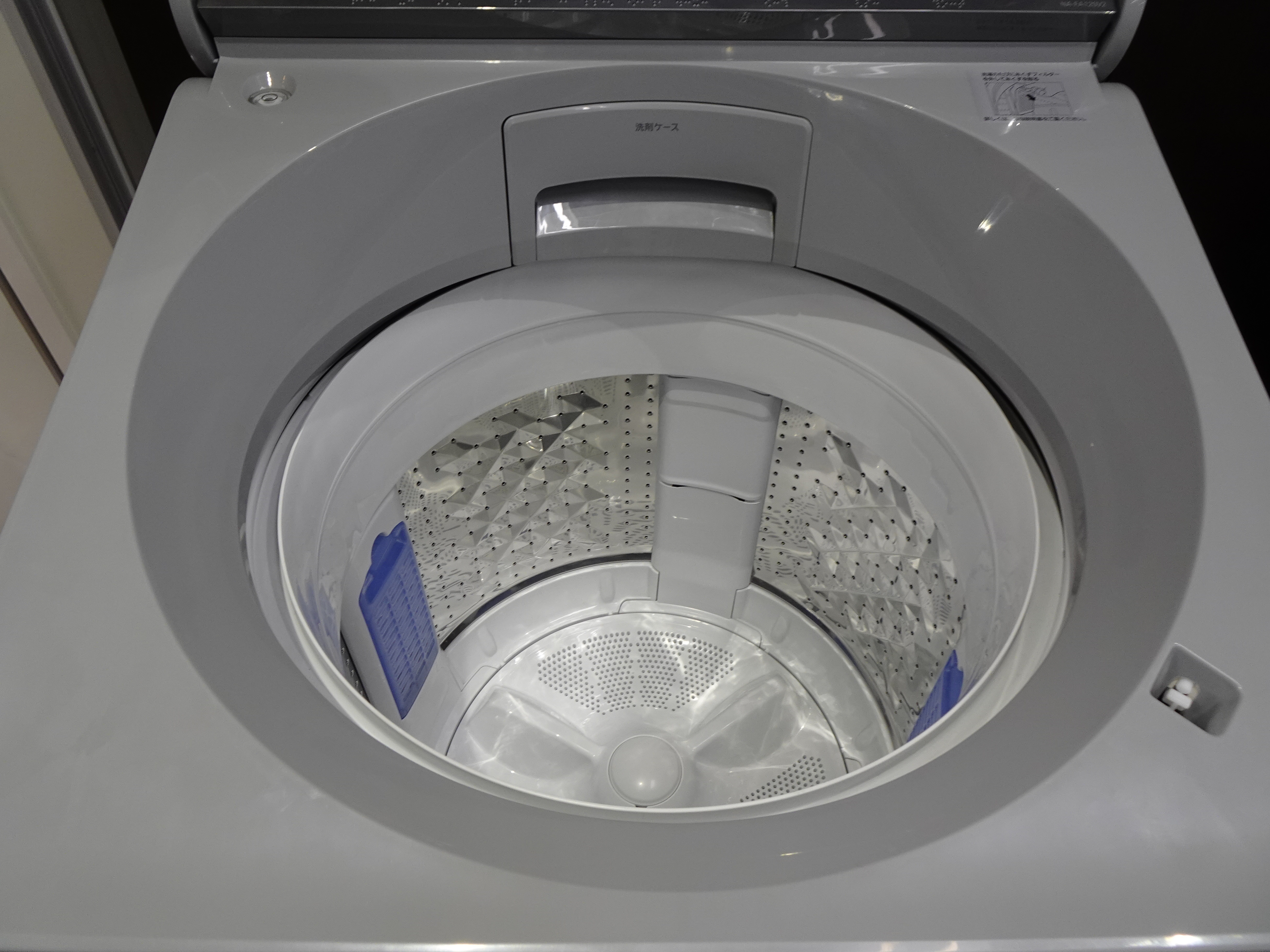 洗濯機に詰め込んで洗うと洗浄力が1/3にまで低下--適切な洗濯物の量は?