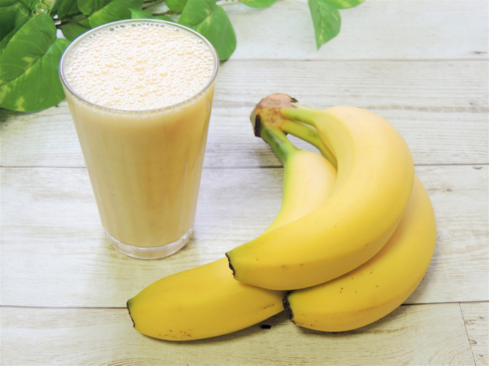 皮はむく？むかない？バナナのおいしい冷凍方法。流行りの「バナナジュース」レシピも