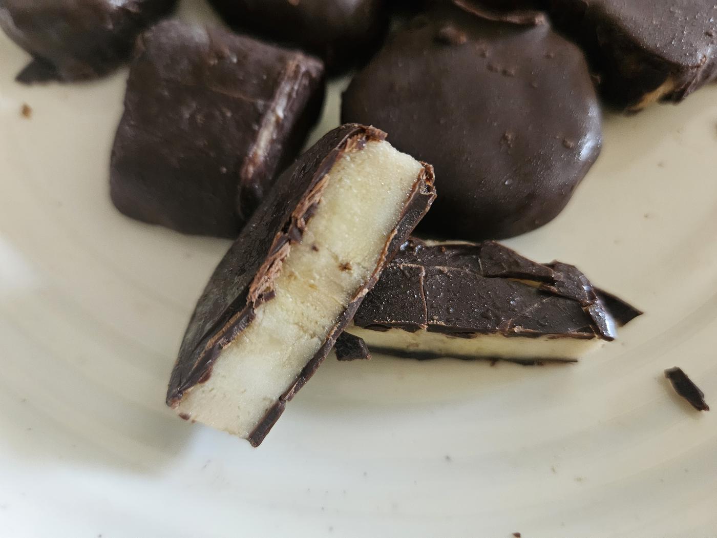業務スーパー】「チョココーティング冷凍バナナ」はアイス感覚で