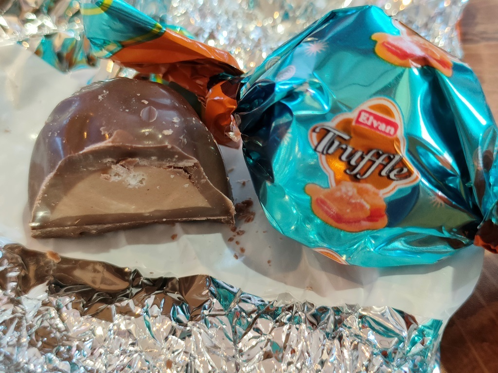 もうカルディ行かない⁉リッチな大人気トリュフチョコがダイソー