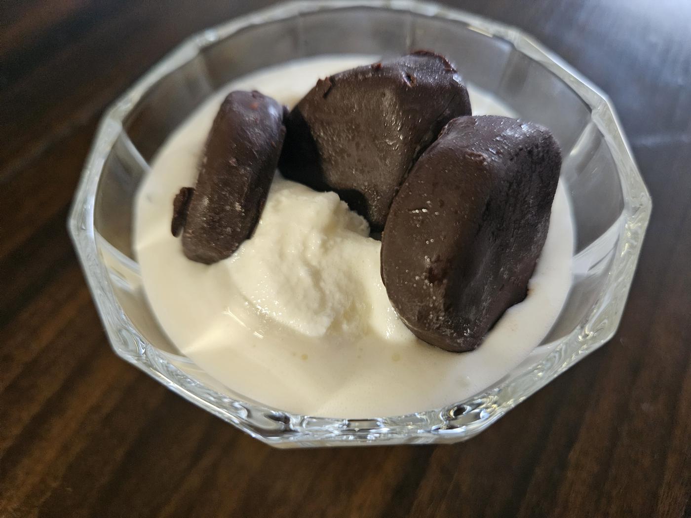 業務スーパー】「チョココーティング冷凍バナナ」はアイス感覚で