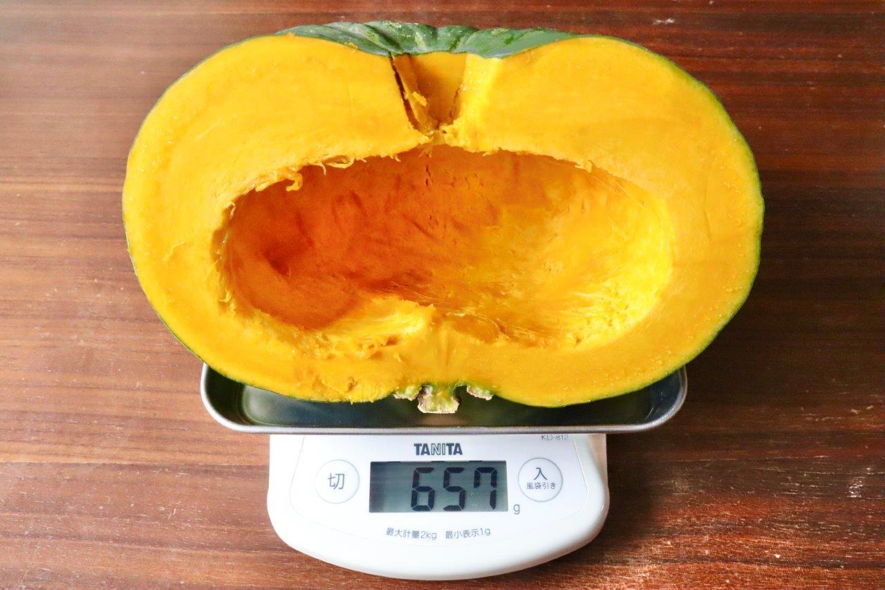 かぼちゃの重さってどのくらい 丸々1個やカットしたときの重さを調べてみた トクバイニュース