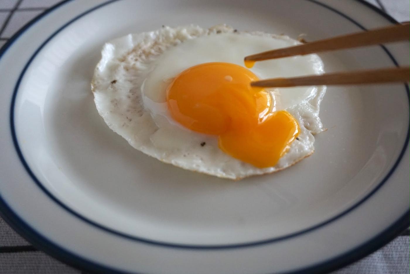 きれいな 目玉焼き のコツは みんなの焼き方5テクニックを試してみた トクバイニュース