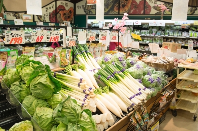 今、スーパーの野菜が安い理由は？特に安い野菜をまとめて解説！ - トクバイニュース