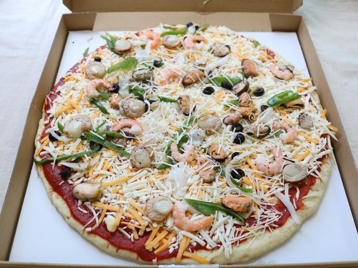コストコのピザ大解剖 種類から切り方 保存法 注意点をマニアが伝授 トクバイニュース