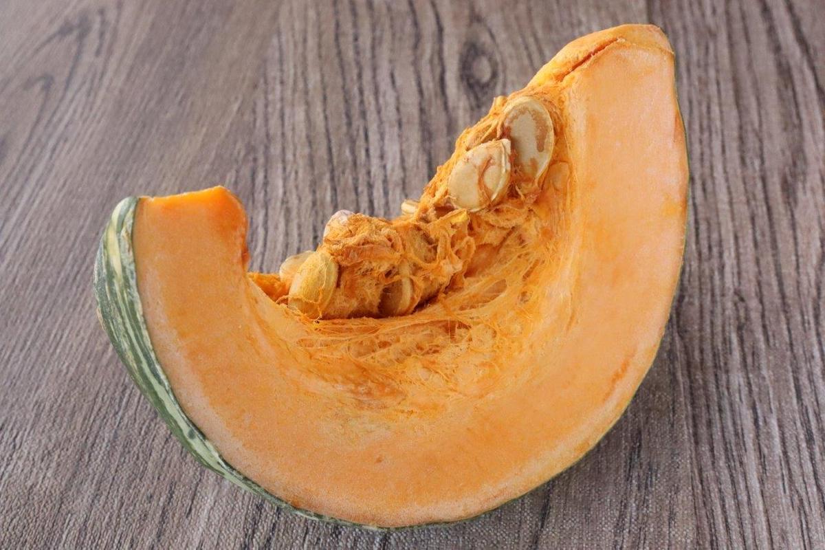 かぼちゃの切り口や皮の下に現れる 白いもの の正体は 食べても大丈夫 トクバイニュース