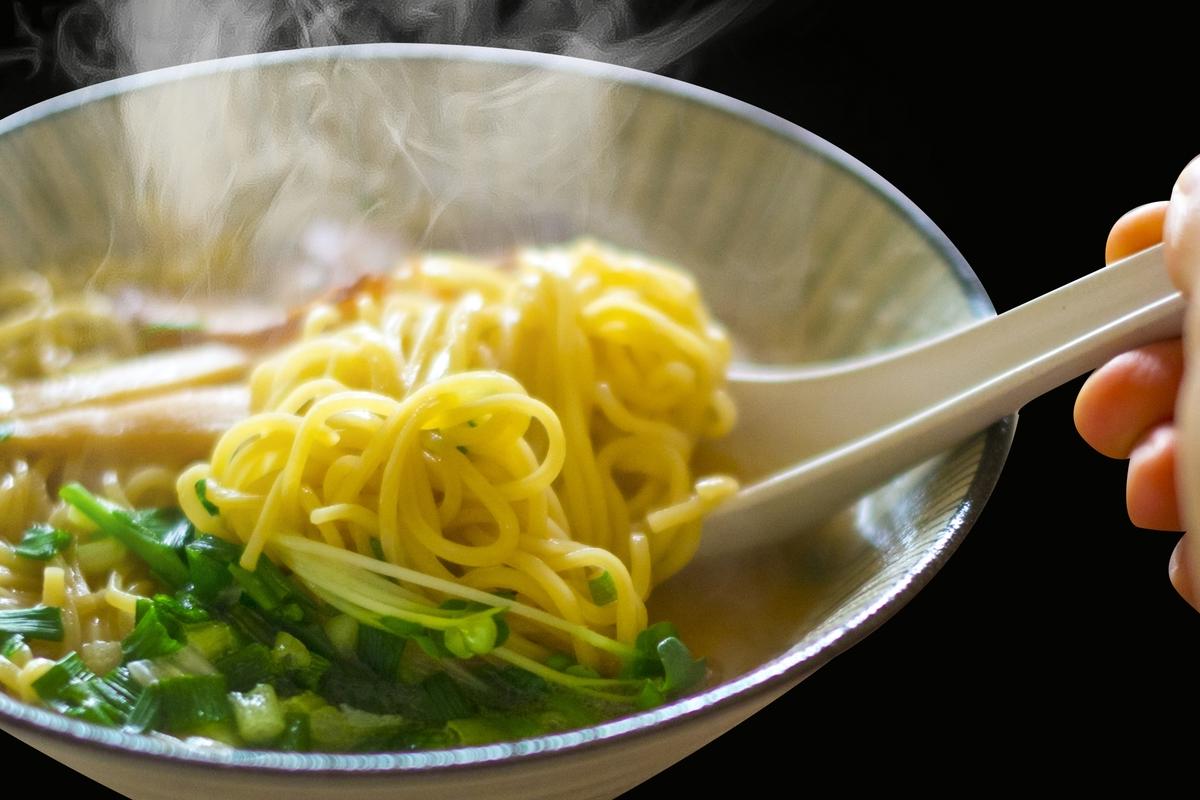 ラーメン界激震 即席麺が激ウマになる超裏ワザ ほぐすvsほぐさない ゆで方徹底検証 トクバイニュース