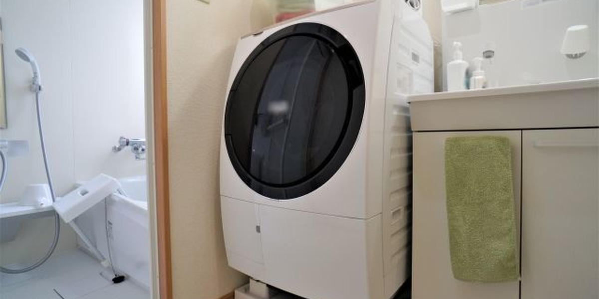 ドラム式洗濯機 掃除を怠ると洗濯物にも汚れが付着 お手入れのポイントとは トクバイニュース