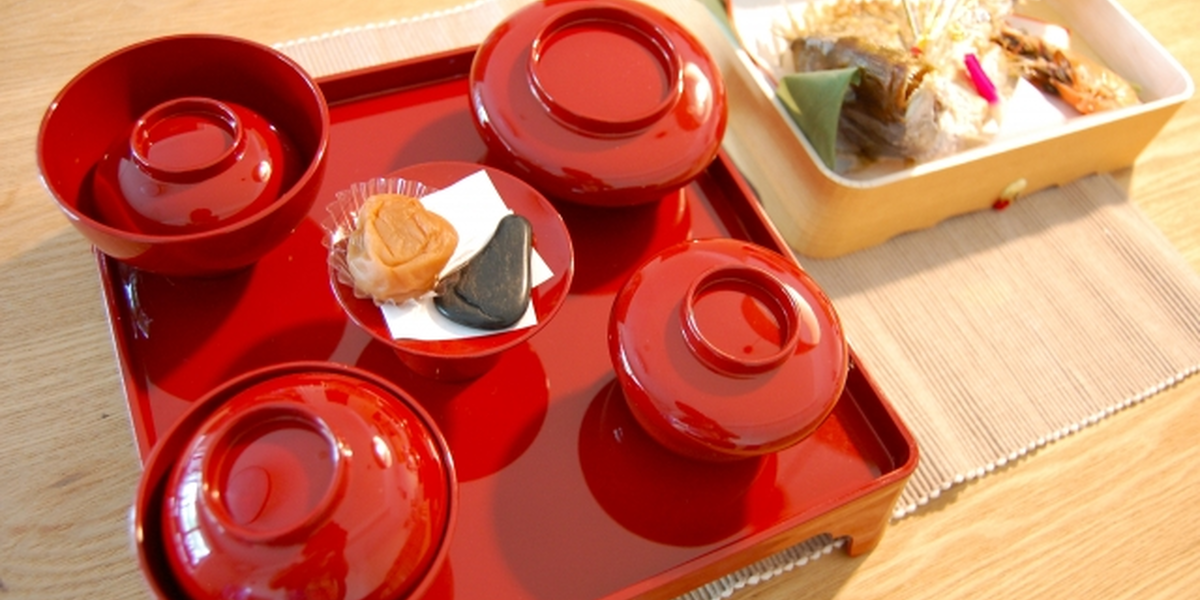 お食い初めの由来と正式な方法 準備物や献立 歯固めの石を解説 トクバイニュース