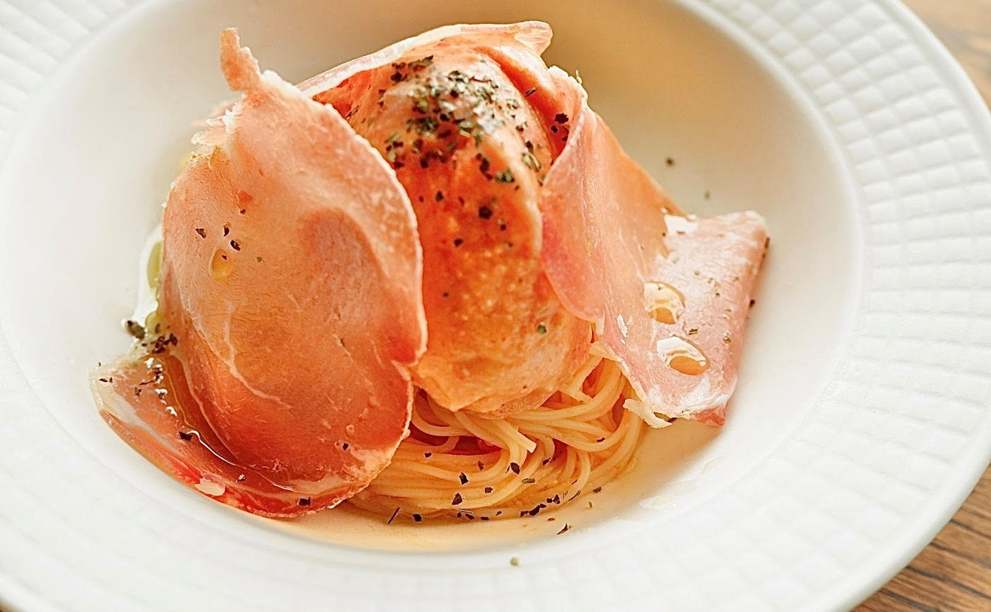 冷凍トマトで作る夏の本格冷製パスタ 生ハムのひんやりトマトソースパスタ レシピ トクバイニュース