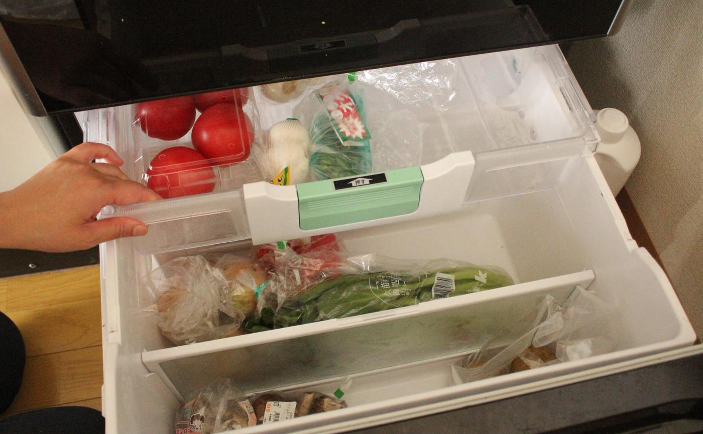 実例 冷蔵庫整理のビフォーアフター 立てる収納 野菜のカテゴリ分け 今こそひと目で見渡せる冷蔵庫に トクバイニュース