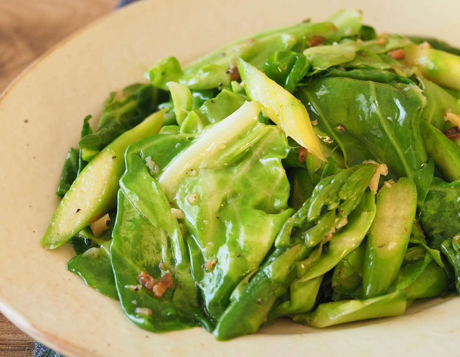 春キャベツとアスパラのアンチョビバターソテー トクバイニュース