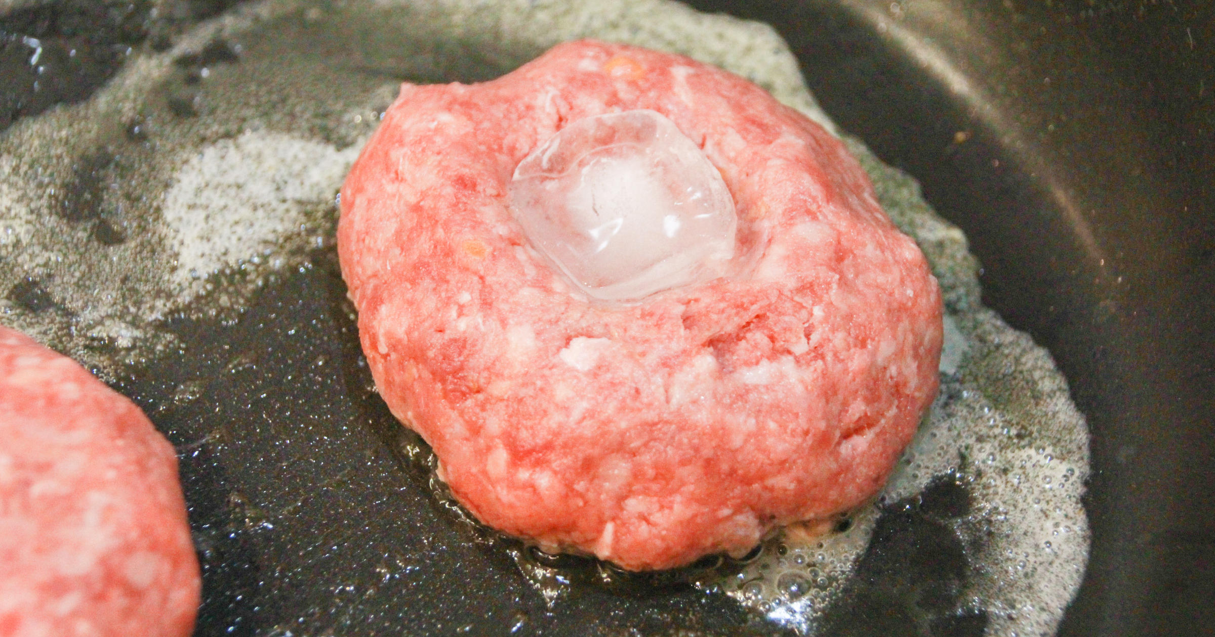 氷 を包むだけでハンバーグがジューシーに 気になるレシピを試してみた トクバイニュース