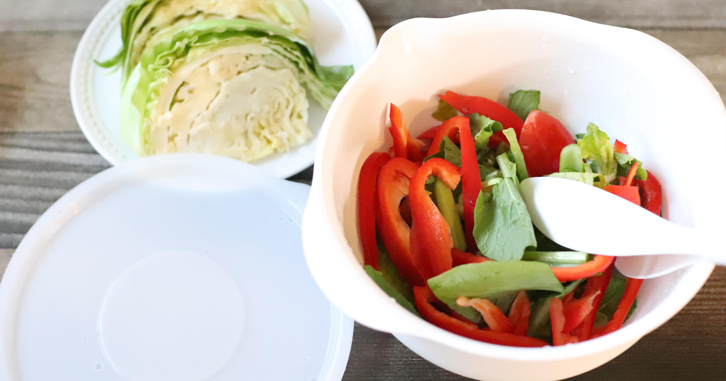 カインズの蓋つきボウルなら、レンジ調理も、冷蔵庫保存もおまかせ