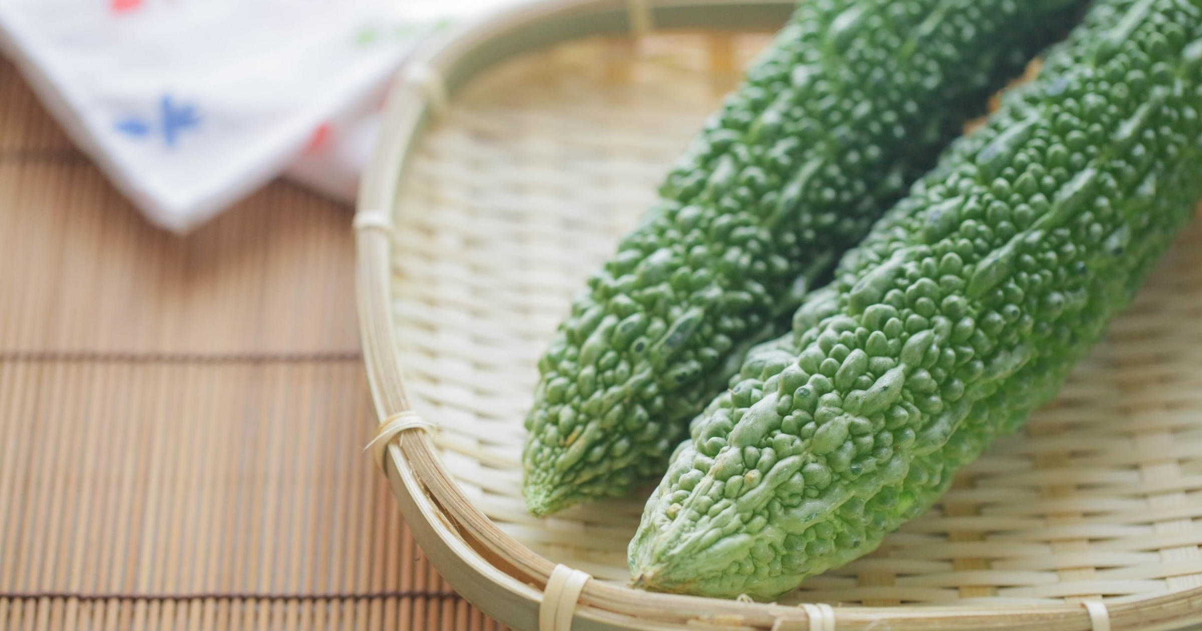 沖縄島野菜ゴーヤーの魅力と歴史をご紹介! 夏バテ予防のドリンクレシピも - トクバイニュース