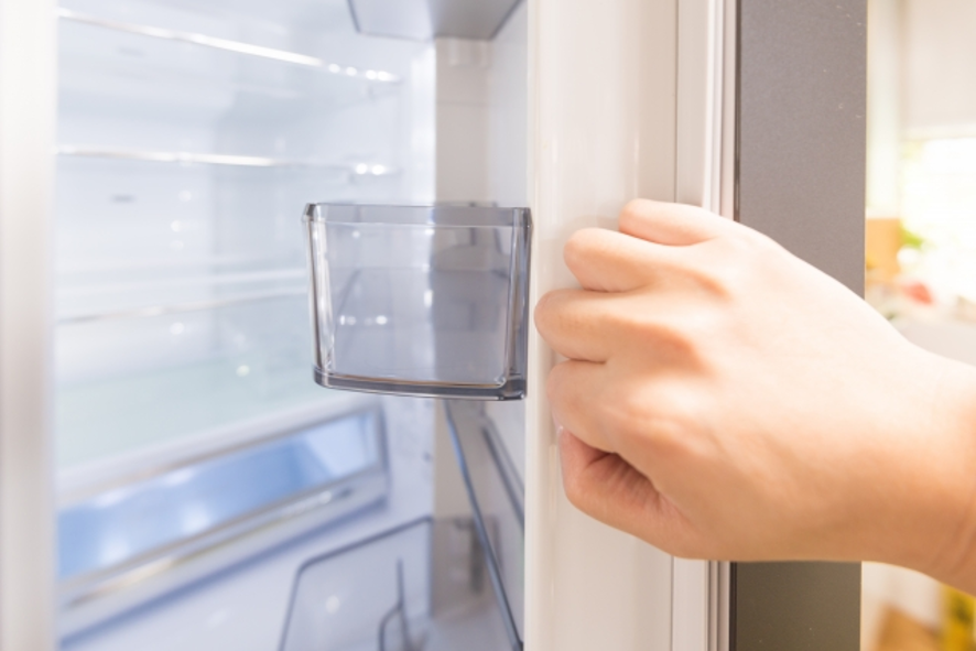 冬こそ冷蔵庫掃除のチャンス！掃除の順序や用意するアイテムは？