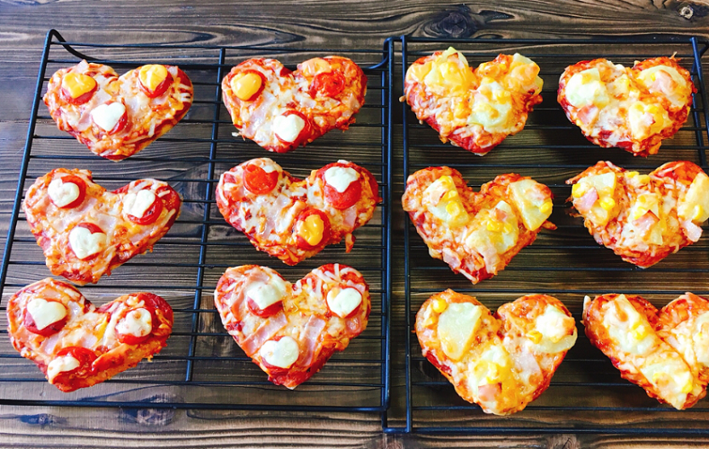「#バレンタインごはん」アイデア集--ハートピザやハート寿司など